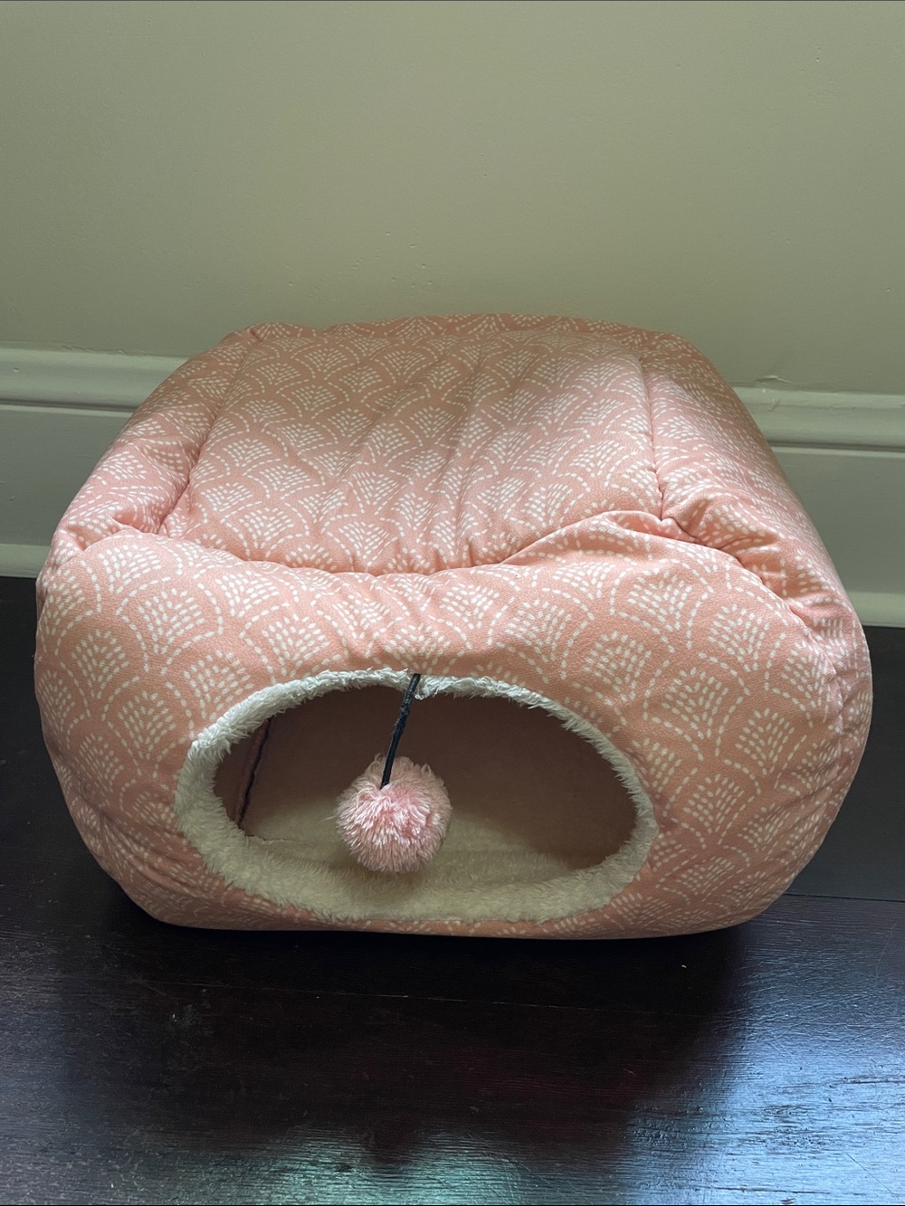 Baby Pink & White Printed Pet Bed, Perfect For Cats & Small Dogs